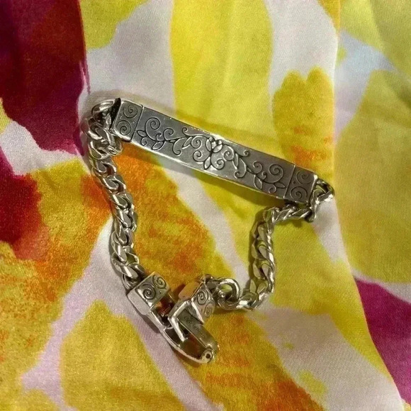 Brighton Mother’s Day “MOM” ID Chain bracelet - Picture 2 of 12